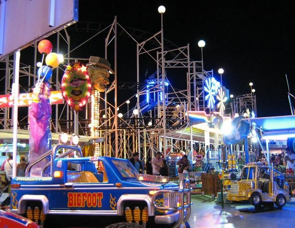 פלטחה ד'ארו Apolo Apartments